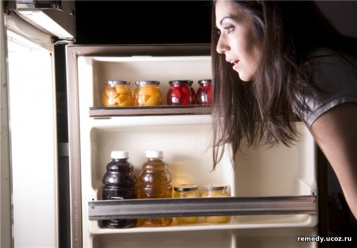 Диетологи назвали продукты, которые запрещено есть на ночь